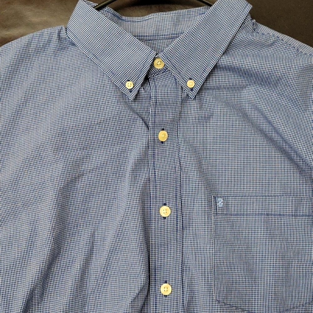 Men's 2XL IZOD button up shirt